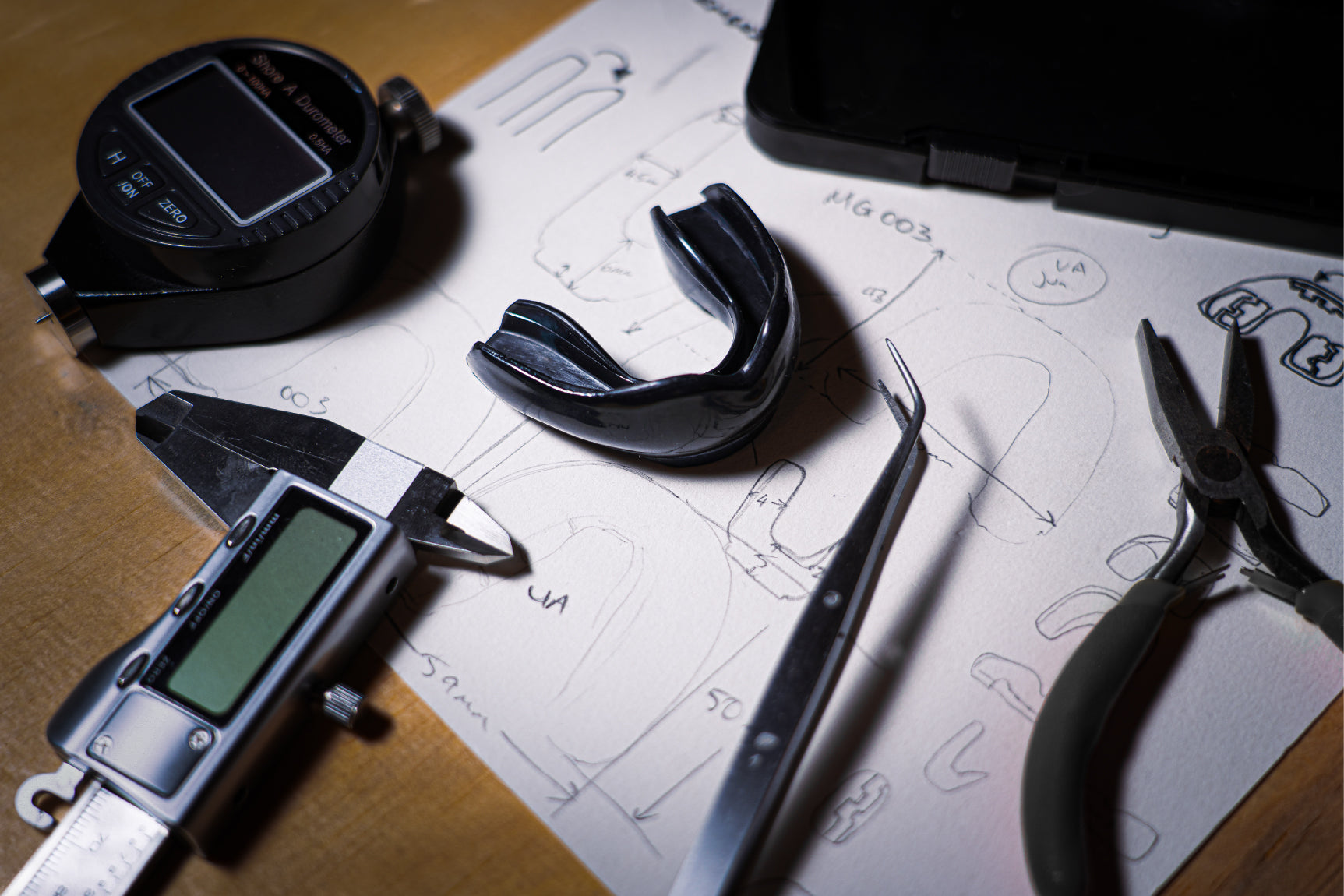 SAFEJAWZ mouthguard with measuring tools for perfect fit