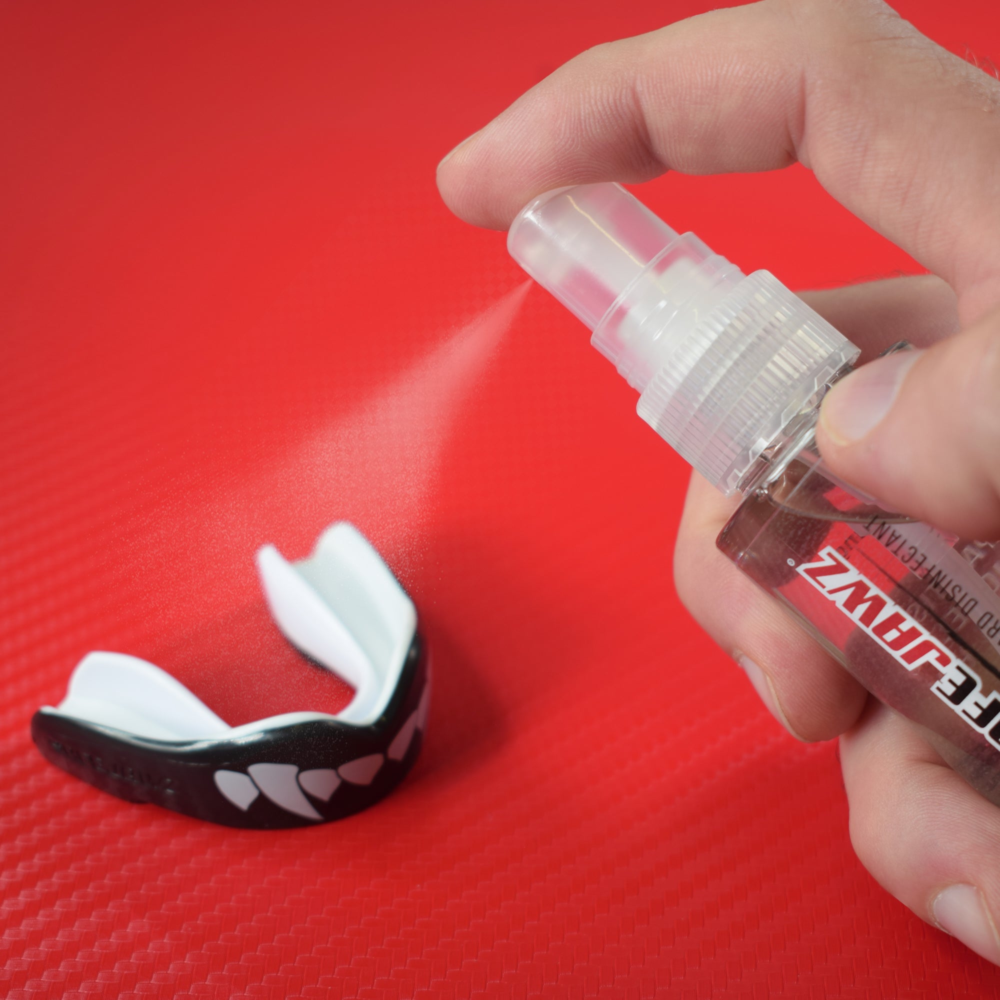 SAFEJAWZ Mouthguard Disinfectant Spray. Mint Flavoured, Anti-Microbial Gum Shield Cleaner. 50ml. - SAFEJAWZ gum shield